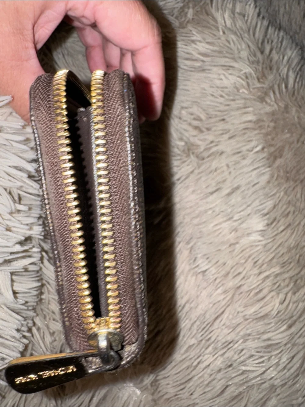 Michael Kors Jet Set Travel Large Zip Around Wallet Brown Signature MK Gold-Tone